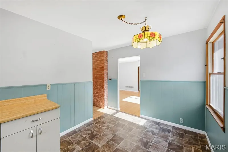 7 Valley Road, St Charles, MO 63303 — listing photo 12 of 31