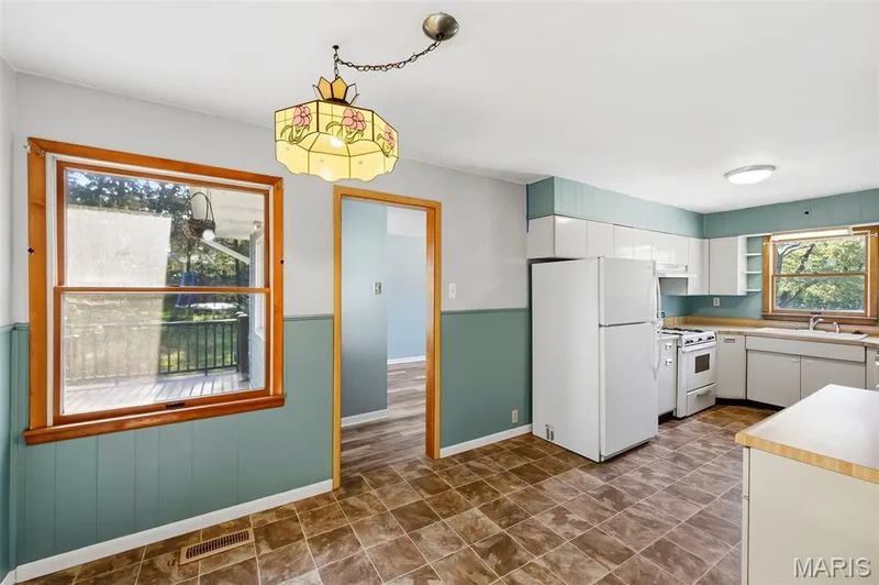 7 Valley Road, St Charles, MO 63303 — listing photo 13 of 31