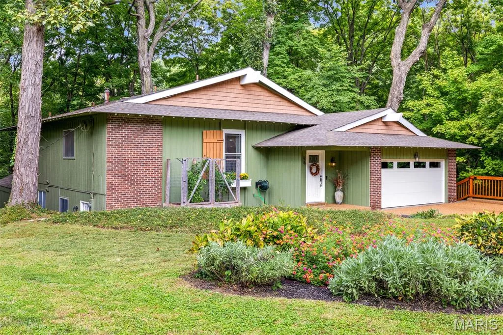 56 River Bend Court, Chesterfield, MO 63017 — listing photo 1 of 29