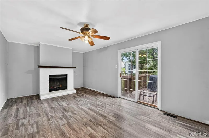 8 S Dianne Drive, St Peters, MO 63376 — listing photo 6 of 20
