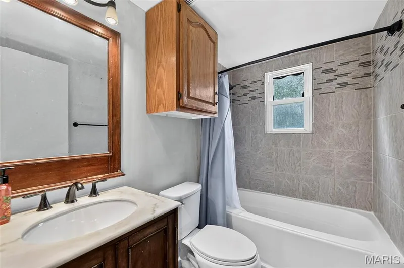 8 S Dianne Drive, St Peters, MO 63376 — listing photo 8 of 20