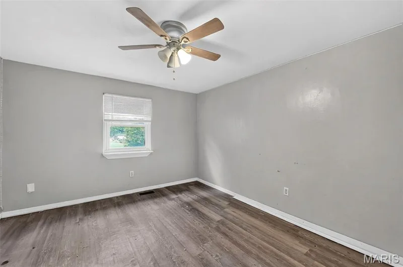8 S Dianne Drive, St Peters, MO 63376 — listing photo 11 of 20