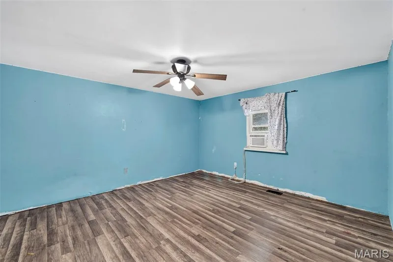 8 S Dianne Drive, St Peters, MO 63376 — listing photo 13 of 20