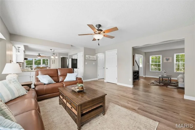 3699 Banbury Drive, St Charles, MO 63303 — listing photo 9 of 42
