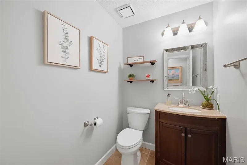 3699 Banbury Drive, St Charles, MO 63303 — listing photo 16 of 42