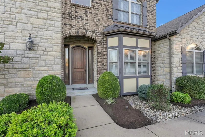 16620 Wycliffe Place Drive, Wildwood, MO 63005 — listing photo 9 of 96