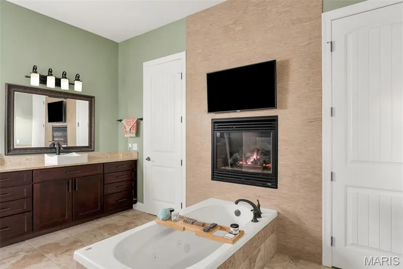 16620 Wycliffe Place Drive, Wildwood, MO 63005 — listing photo 47 of 96