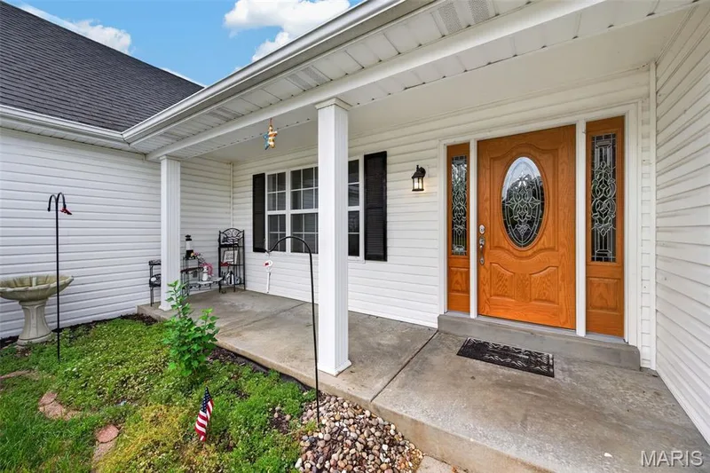 3949 Cambridge Crossing Drive, St Charles, MO 63304 — listing photo 4 of 45