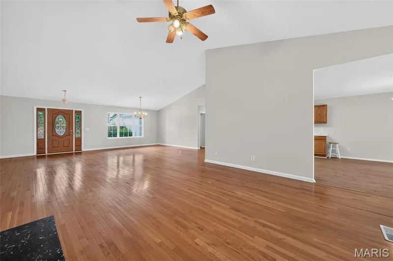 3949 Cambridge Crossing Drive, St Charles, MO 63304 — listing photo 6 of 45