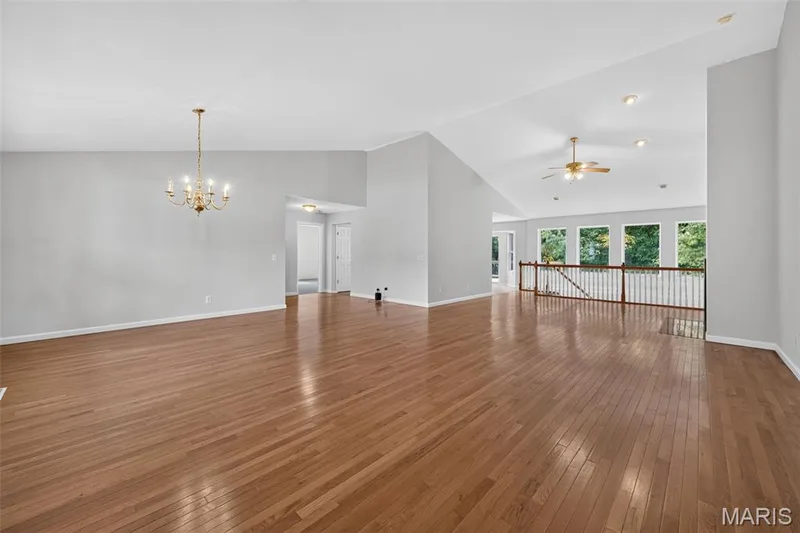3949 Cambridge Crossing Drive, St Charles, MO 63304 — listing photo 9 of 45