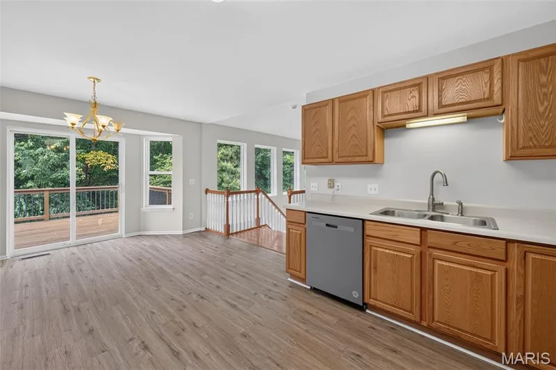 3949 Cambridge Crossing Drive, St Charles, MO 63304 — listing photo 18 of 45