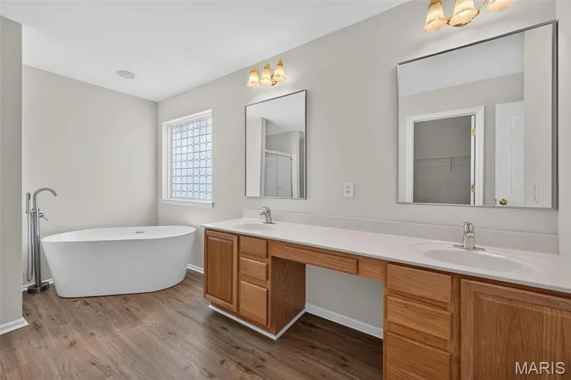 Primary Bathroom — 3949 Cambridge Crossing Drive, St Charles, MO 63304