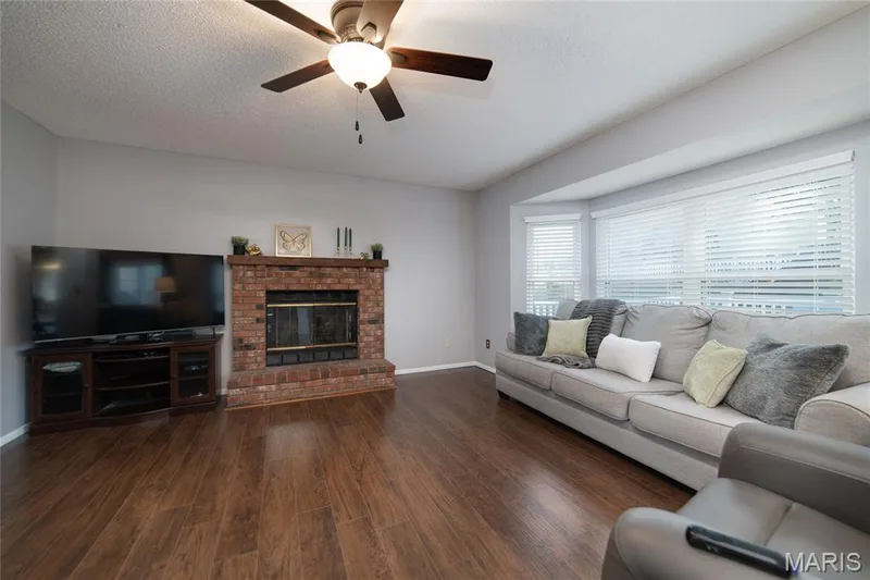 1156 Carrington Drive, St Peters, MO 63376 — listing photo 10 of 49