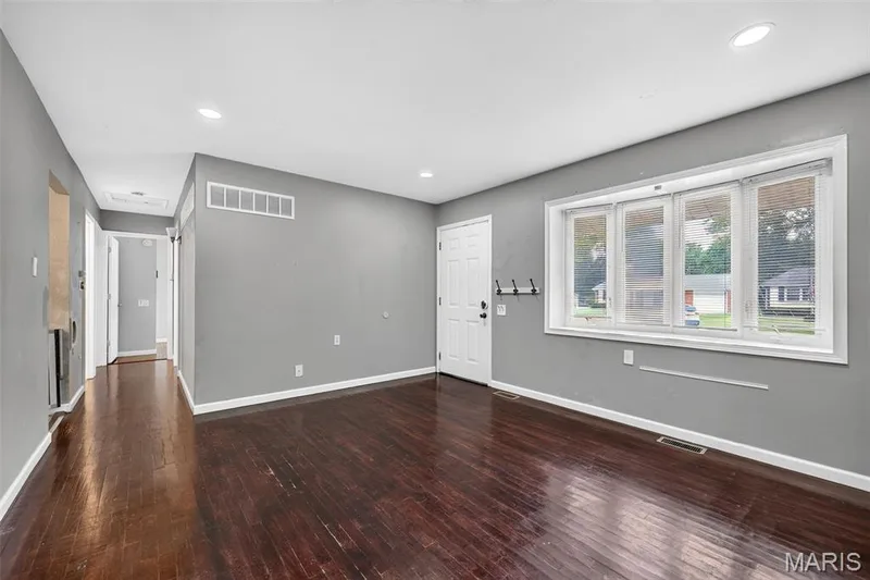 2715 Kelsey Court, St Charles, MO 63301 — listing photo 6 of 34