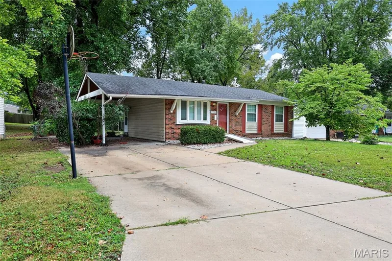 2715 Kelsey Court, St Charles, MO 63301 — listing photo 14 of 34
