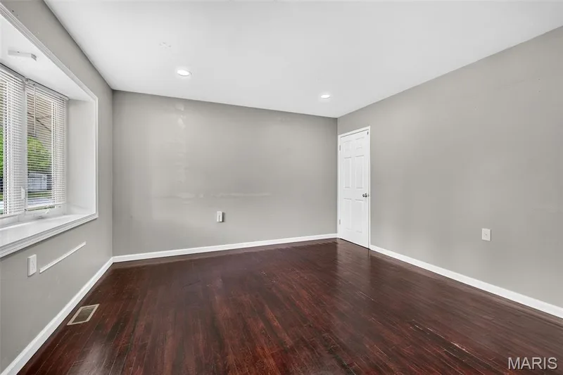 2715 Kelsey Court, St Charles, MO 63301 — listing photo 16 of 34
