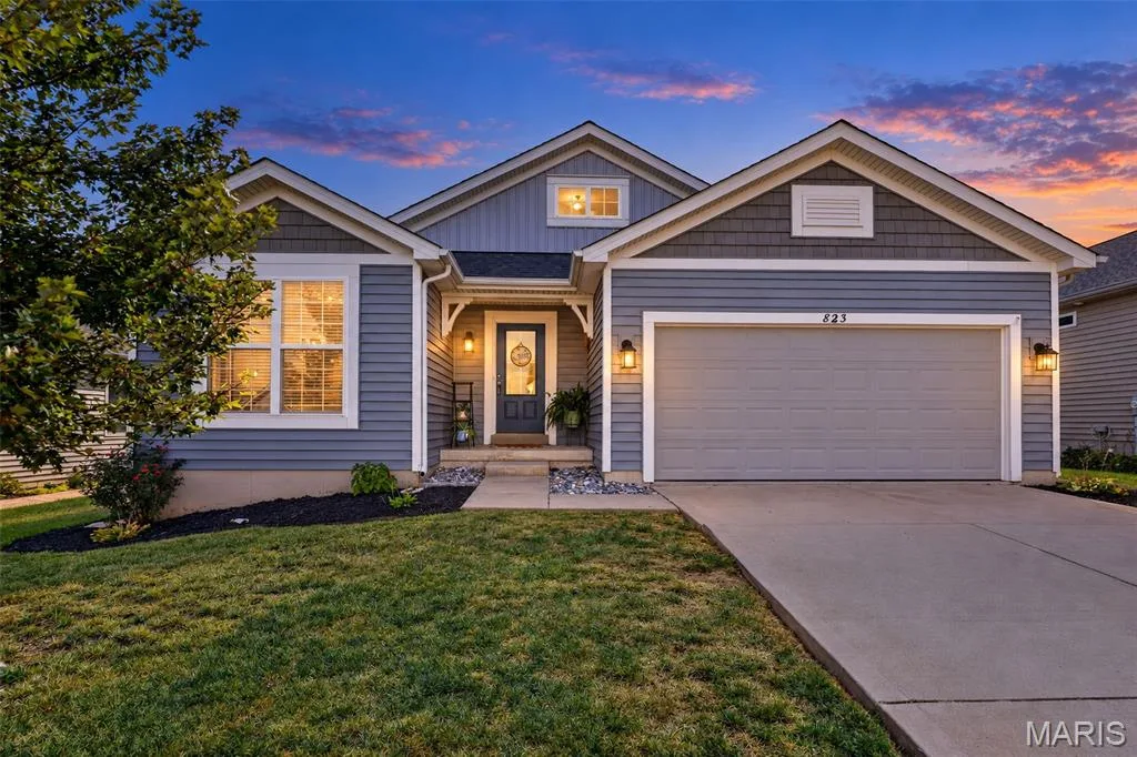 823 Caspian Drive, Wentzville, MO 63385 — listing photo 1 of 39