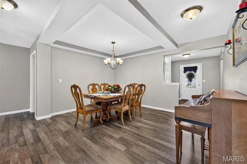 823 Caspian Drive, Wentzville, MO 63385 — listing photo 5 of 39