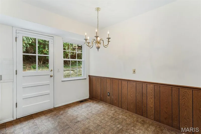 Breakfast room/dining area opens to secluded outdoor patio...ideal for indoor/outdoor entertaining. — 1192 Cantina Drive, Chesterfield, MO 63141