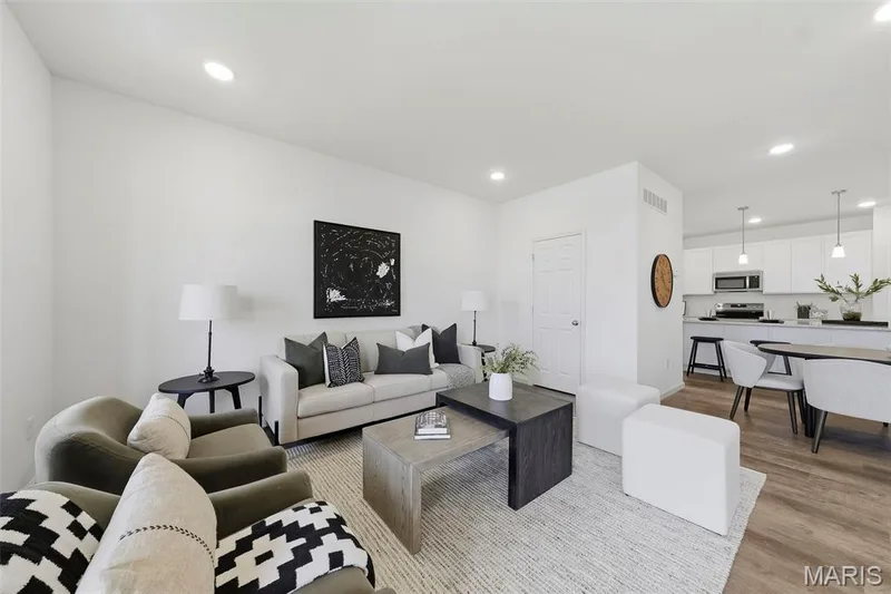 Plenty of room to entertain! — 9019 Wilkie Station Street, St Charles, MO 63301