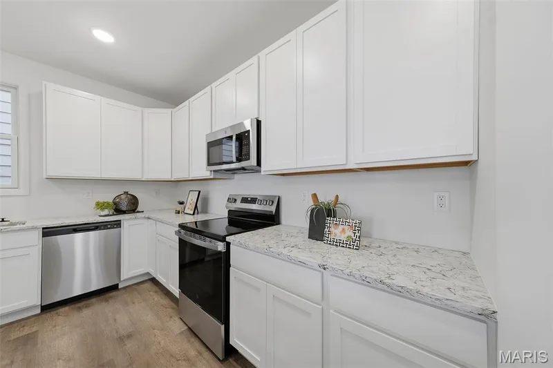 SS appliances! — 9019 Wilkie Station Street, St Charles, MO 63301