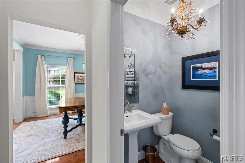 16630 Highland Summit Drive, Ballwin, MO 63011 — listing photo 14 of 40
