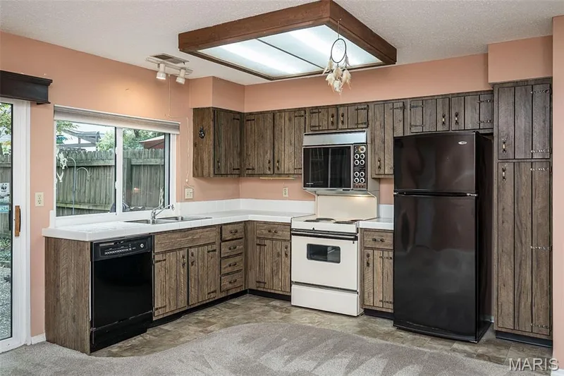 1368 Hampton Road #A, St Charles, MO 63303 — listing photo 10 of 30
