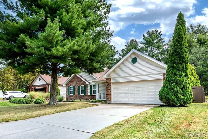 5 Aken Court, St Peters, MO — listing photo 1