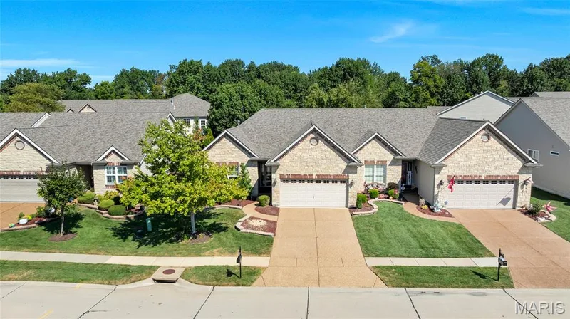 925 Daffodil Ridge Drive, O'Fallon, MO 63366 — listing photo 2 of 41
