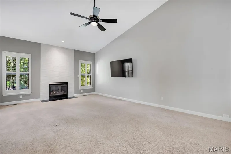 925 Daffodil Ridge Drive, O'Fallon, MO 63366 — listing photo 9 of 41