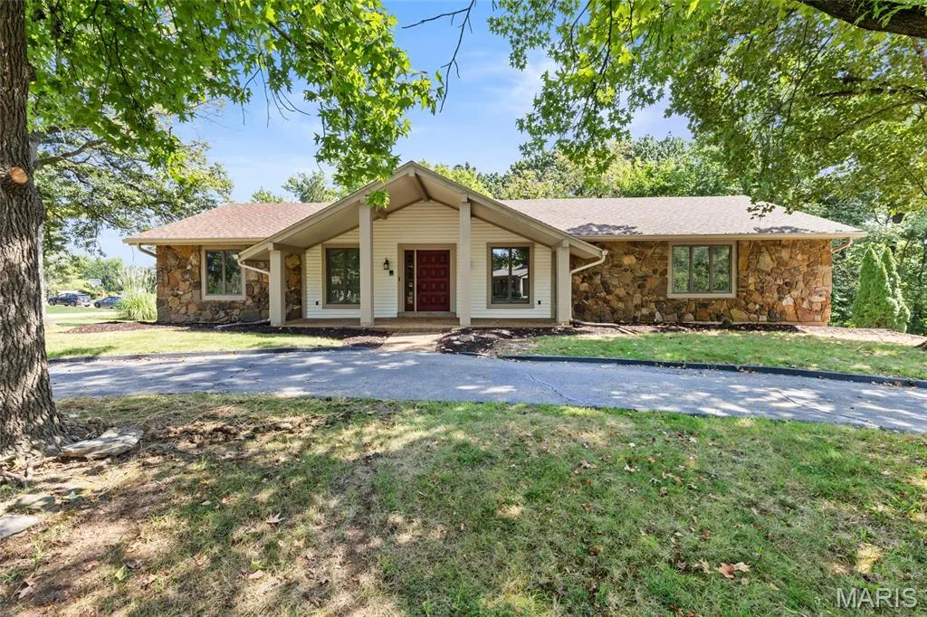 1 Bluff View Court, St Charles, MO 63303 — listing photo 1 of 13