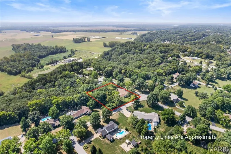1 Bluff View Court, St Charles, MO 63303 — listing photo 6 of 13