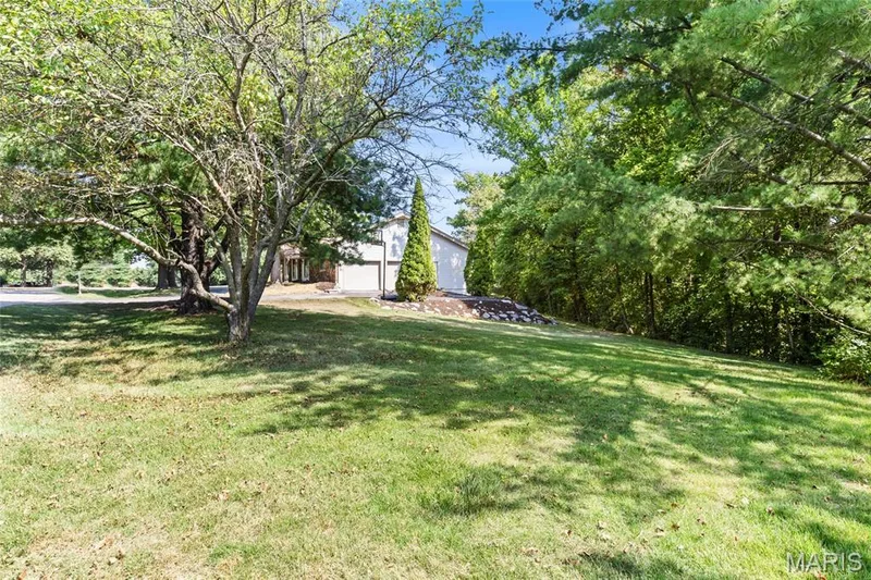 1 Bluff View Court, St Charles, MO 63303 — listing photo 10 of 13