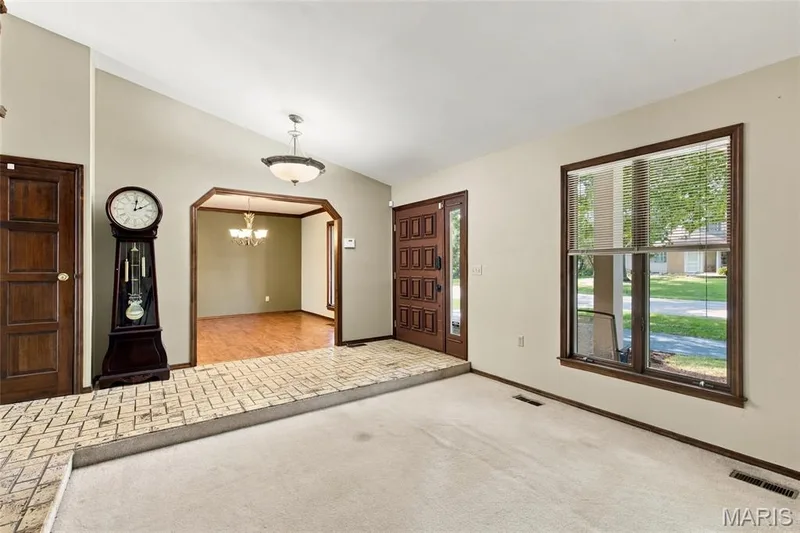 1 Bluff View Court, St Charles, MO 63303 — listing photo 7 of 29