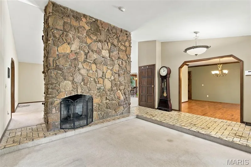 1 Bluff View Court, St Charles, MO 63303 — listing photo 8 of 29