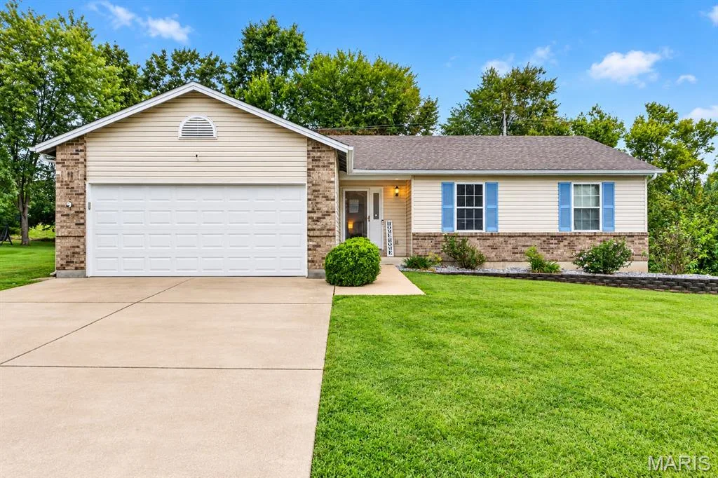 1683 Oakwood Drive, O'Fallon, MO 63366 — listing photo 1 of 40