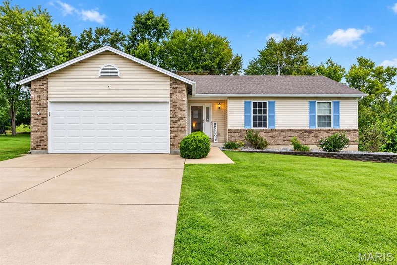 1683 Oakwood Drive, O'Fallon, MO 63366 — listing photo 1 of 40