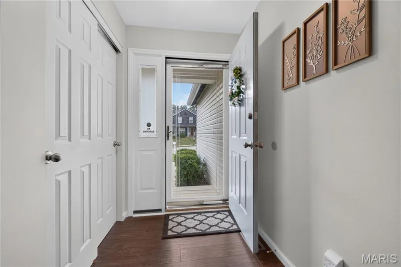 1683 Oakwood Drive, O'Fallon, MO 63366 — listing photo 4 of 40