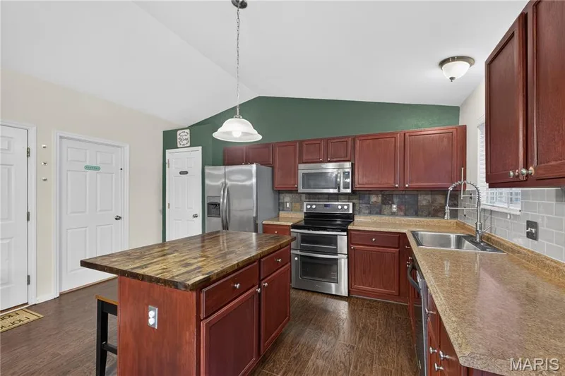 1683 Oakwood Drive, O'Fallon, MO 63366 — listing photo 9 of 40