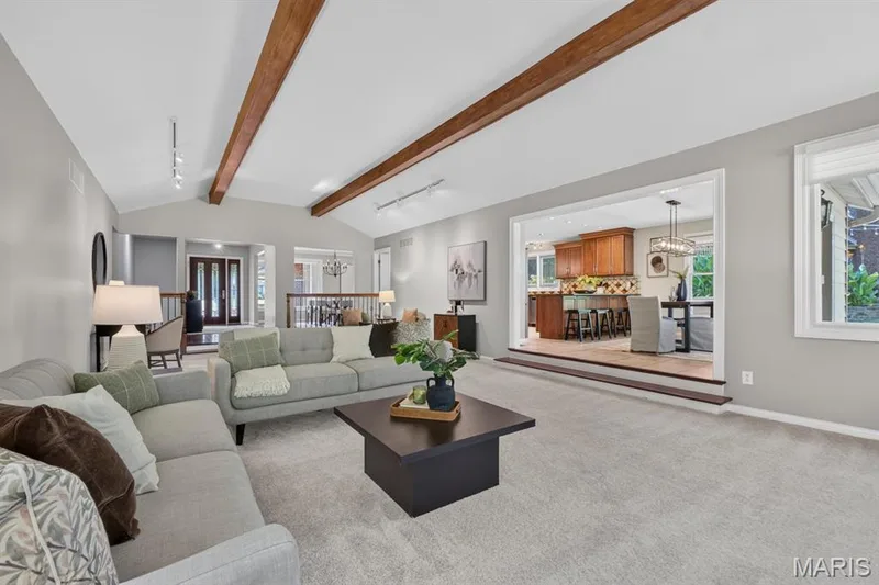 14641 Pine Orchard Court, Chesterfield, MO 63017 — listing photo 12 of 58