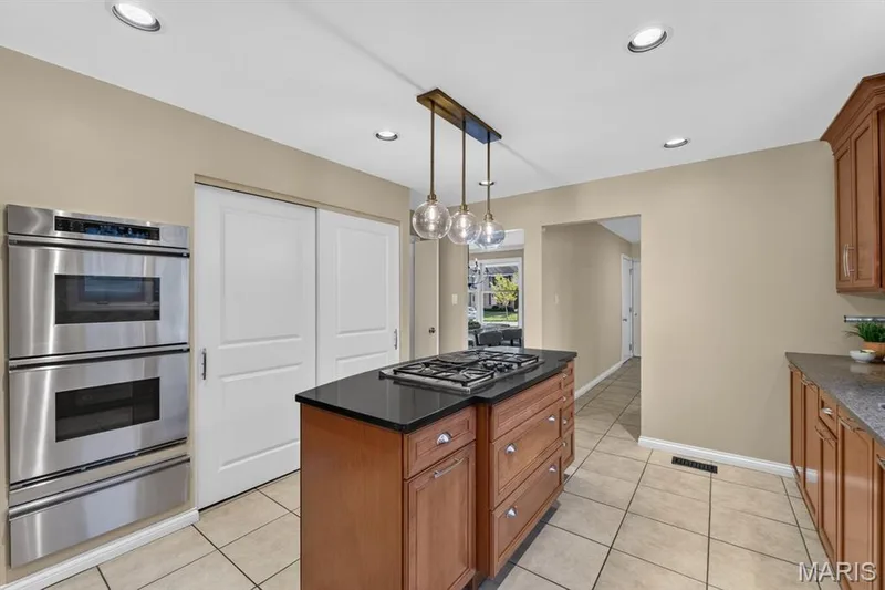 14641 Pine Orchard Court, Chesterfield, MO 63017 — listing photo 19 of 58