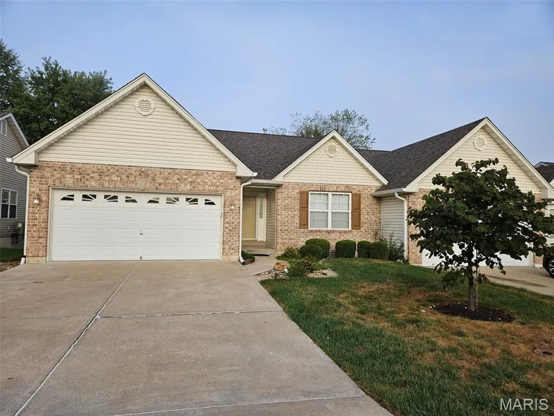 1129 Piepers Glen Lane #8A, O'Fallon, MO β listing photo 1