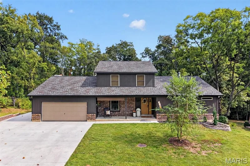 32 Country Lane Court, St Charles, MO 63304 — listing photo 3 of 86