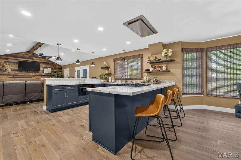 32 Country Lane Court, St Charles, MO 63304 — listing photo 12 of 86