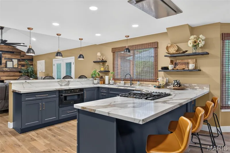 32 Country Lane Court, St Charles, MO 63304 — listing photo 13 of 86