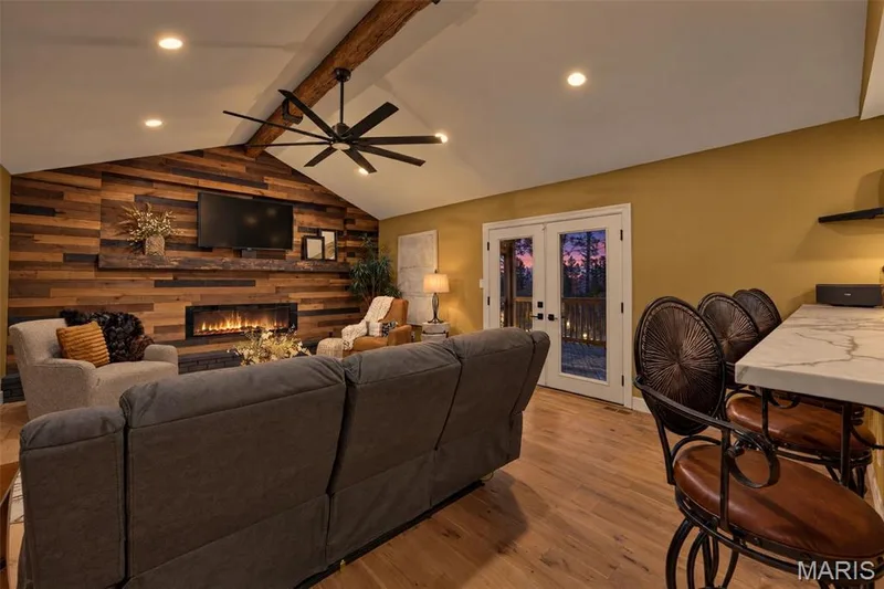 32 Country Lane Court, St Charles, MO 63304 — listing photo 19 of 86