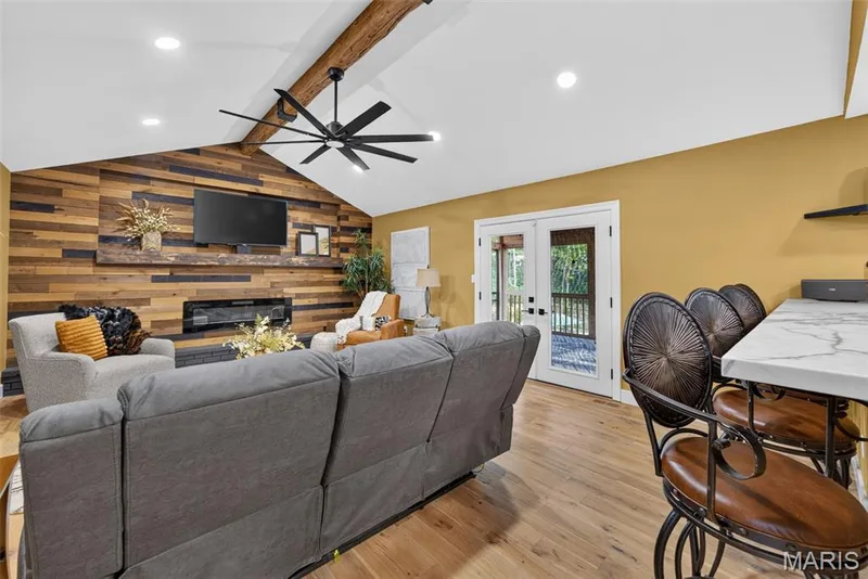 32 Country Lane Court, St Charles, MO 63304 — listing photo 20 of 86