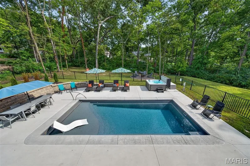32 Country Lane Court, St Charles, MO 63304 — listing photo 29 of 86