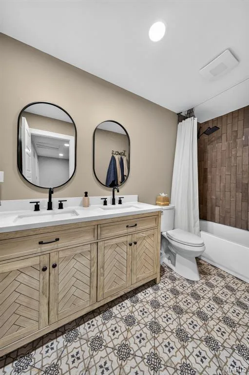 32 Country Lane Court, St Charles, MO 63304 — listing photo 53 of 86
