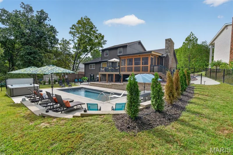 32 Country Lane Court, St Charles, MO 63304 — listing photo 68 of 86